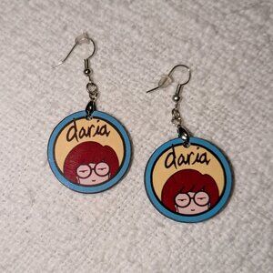 Daria earrings plastic & lightweight